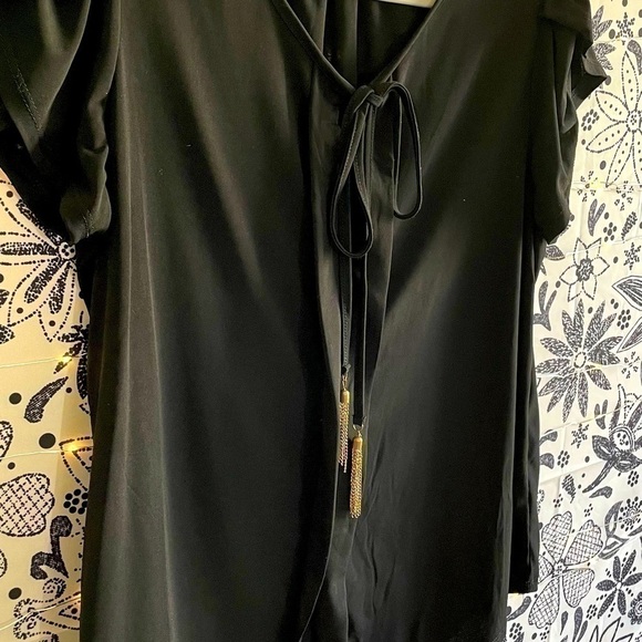 Black flutter sleeve top - Picture 4 of 6